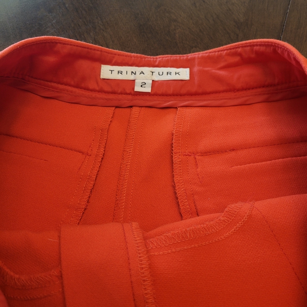 Trina Turk Women's Red High-Waist Tailored Shorts. Size 2 - Picture 8 of 11
